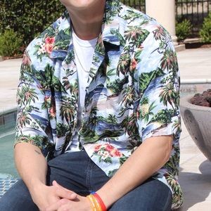 Hilo Hattie “The Hawaiian Original” Button-Up